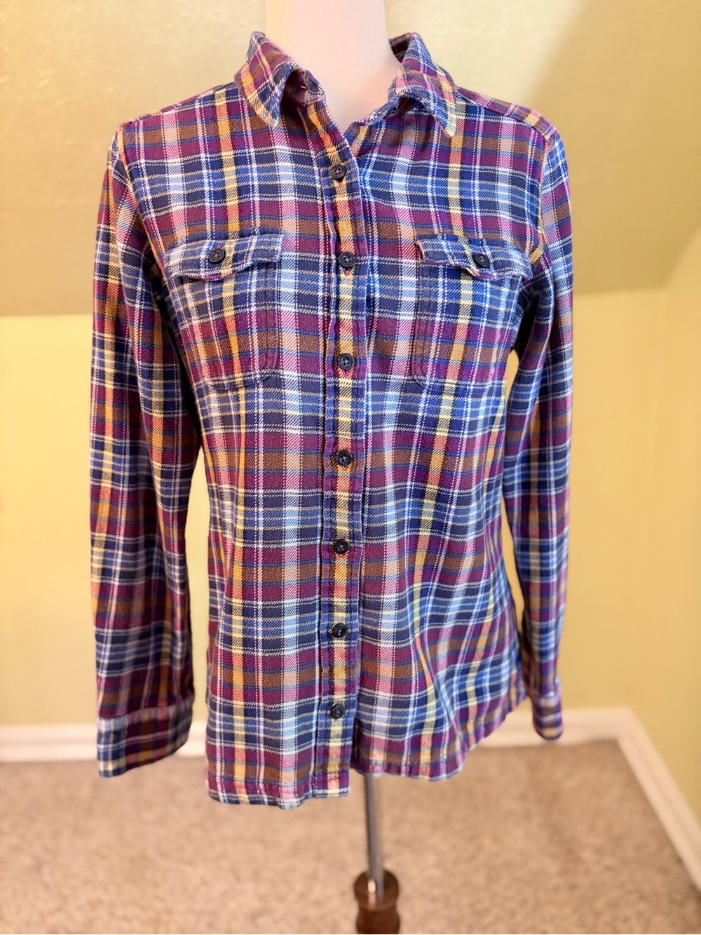 Patagonia Women’s Organic Cotton Plaid Fjord Flannel Shirt Gorpcore Purple